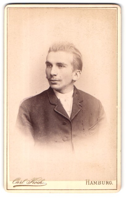 Photograph Carl Koch, Hamburg Neuerwall 30, portrait young middle-class man with
