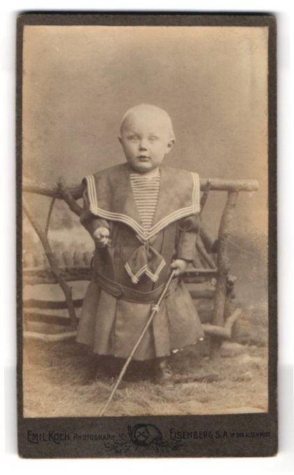 Photograph Emil Koch, Eisenberg/S.-A., portrait little girl in sailor’s clover