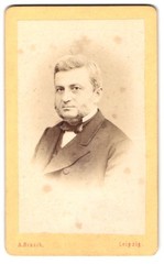 Photograph August Brasch, Leipzig, Lindenstraße 7, portrait of a man with droppings