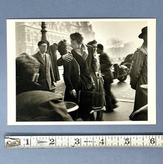 Kiss By The Hotel De Ville Paris 1950 By ROBERT DOISNEAU Fotofolio Art Card 1983