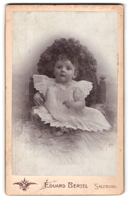 Photograph Eduard Bertel, Salzburg, sitting child with white dress