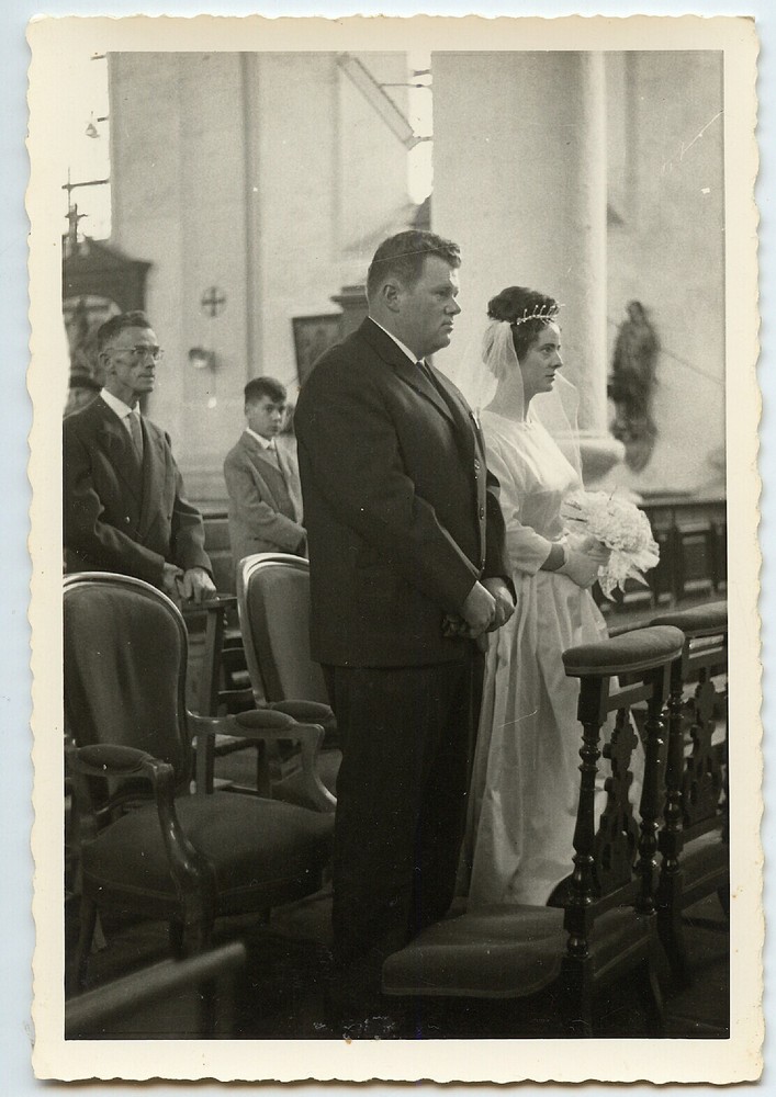 Lot Of 8 Photos Antique On. 1950 60 – Wedding Church Famille