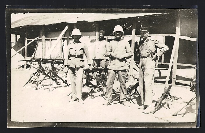 Photograph WW1, Africa, French soldiers in tropical uniform with machine ge