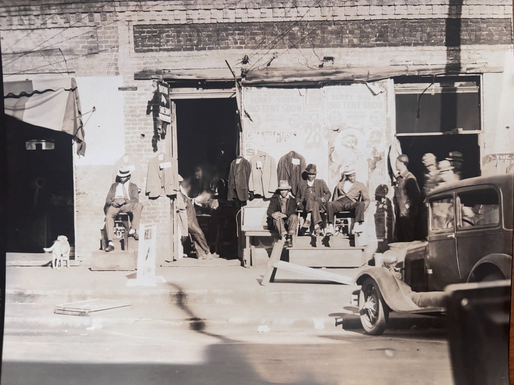 WALKER EVANS Original Silver Gelatin «Sidewalk scene in Selma, Alabama» 1935