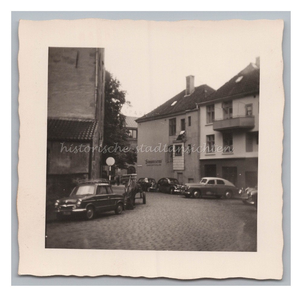 Bergen / Norway – Alasse Simonsens building car – old photo 1950s