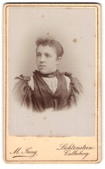 Photograph M. Jung, Lichtenstein-Callnberg, Schulgasse 175, portrait of a woman