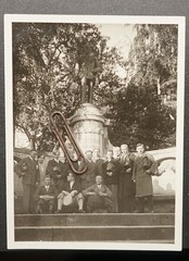 Photo portrait young men athletes monument Luitpold Heilsbronn statue view