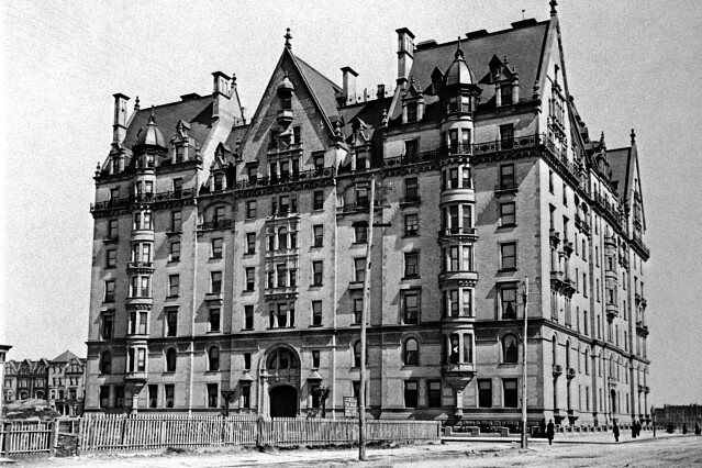 New Photo: The Dakota Apartment Building, Site of John Lennon Murder – 6 Sizes!