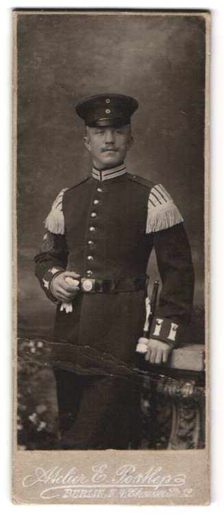 Photograph E. Postlep, Berlin, Soldier in Guard Musician Uniform with Saber
