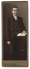 Photograph Friedrich Ehlers, Solingen, Kaiserstraße 45, portrait of a young Ma
