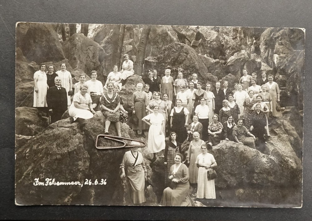 Photo portrait woman man Felsenmeer Lautertal Odenwald 1936 model travel group old