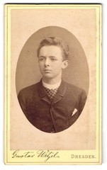 Photograph Gustav Wetzel, Dresden, Prager-Strasse, young man with melancholy