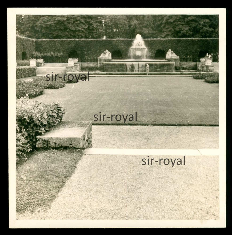 Baden Baden 1968 – Fountain in the Patron Facility – 1960s – Photo 9x9cm