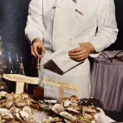 Vintage 1990 Zinger Chef Oyster Bar Seafood Color Original Photograph 5×7 Glossy