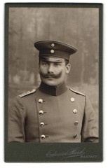 Photograph Eduard Heid, Rastatt, Kriegstraße 19, officer in uniform Rgt. 13 mi
