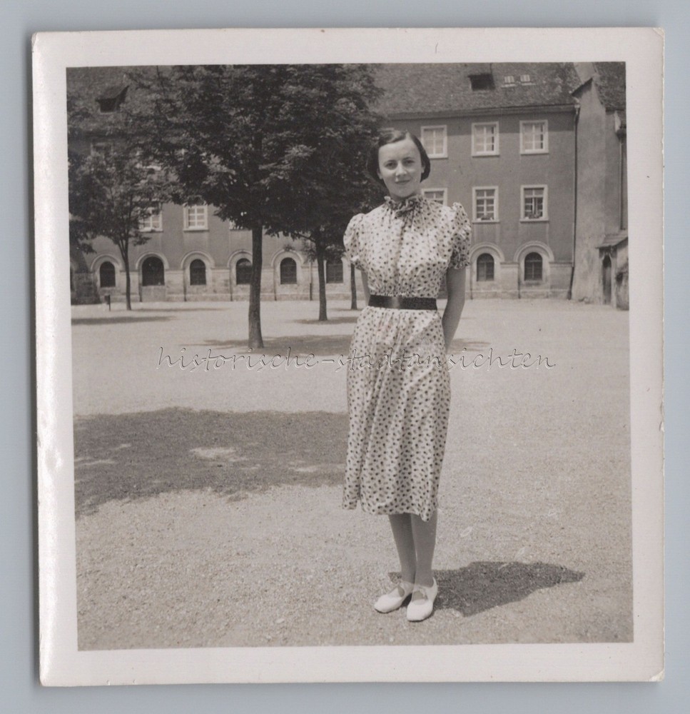 Young Woman in Summer Dress – Vintage Photo 1930s
