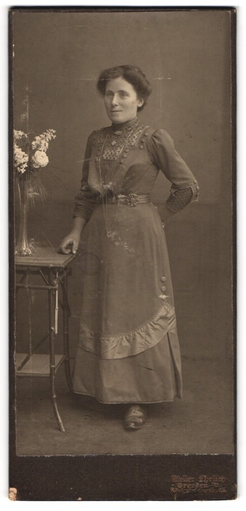 Photograph Franz Ehrlich, Dresden-N., Königsbrückerstr. 105, Common Lady i