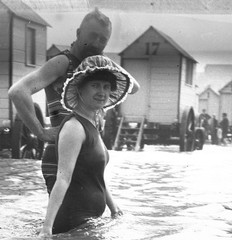 STEREO GLASS NEGATIVE, sexy couple, woman on beach, strange swimsuits, rare, vin