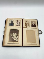 * ANTIQUE PHOTO ALBUM VICTORIAN PHOTOGRAPH ANTIQUE GOLD CUT 80 PHOTOS