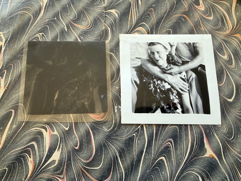 1941 HANDS ON DOROTHY NIAGARA RIVER Orig Black and White Photo / NEGATIVE 3″