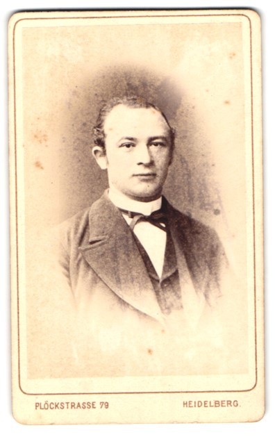 Photography Eduard Schultze, Heidelberg, Plöckstrasse 79, portrait young man I