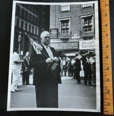 Signed 1940s NYC 8×10″ New York City Labor Day PHOTO LEAGUE Joe Schwartz