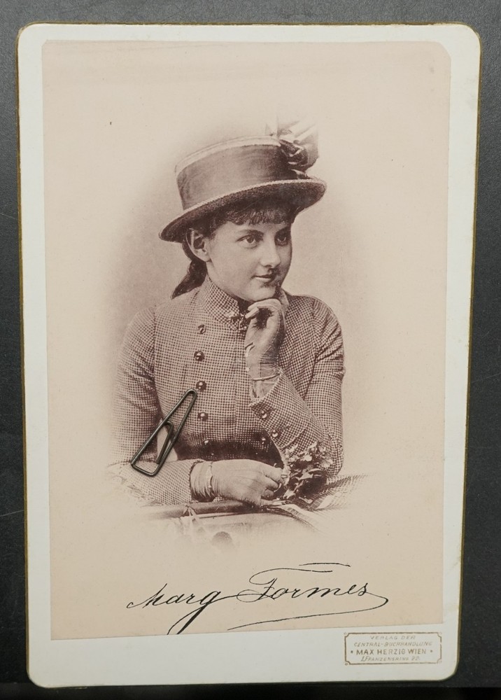 Photo portrait KAB CDV Vienna woman actor model hat cabinet picture Austria