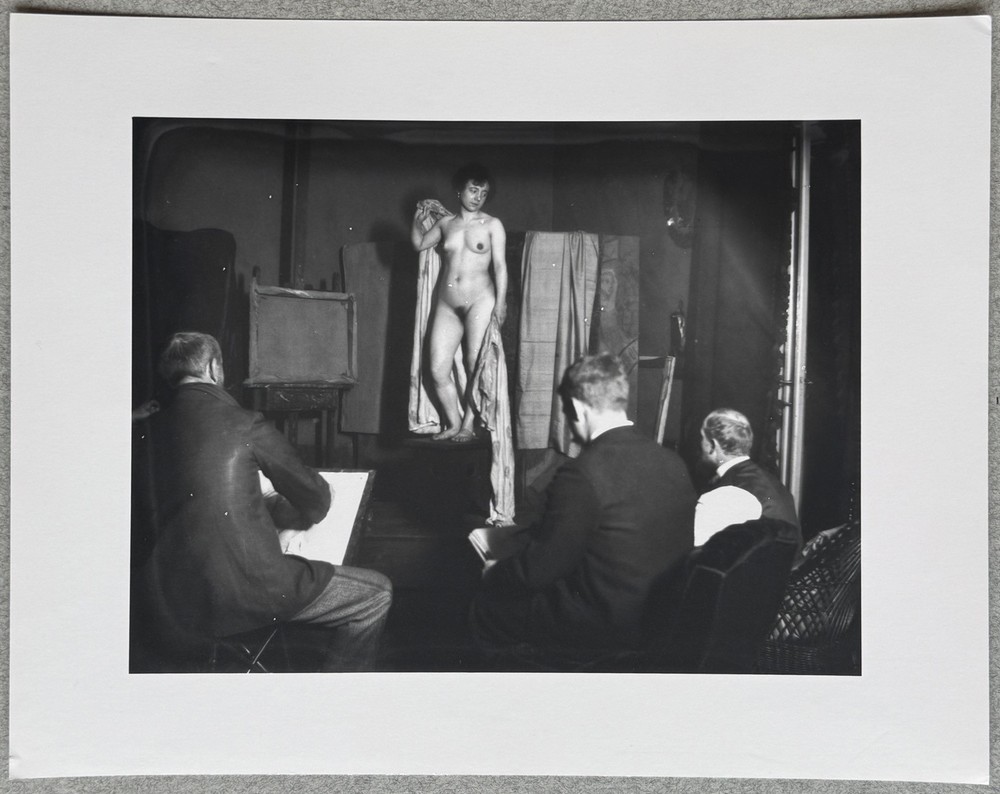 Heinrich Zille, evening act in a painting studio, photograph from the estate