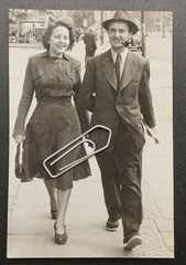 Photo Portrait Young Woman Man Hat Pipe View Berlin Street Sidewalk Model Picture
