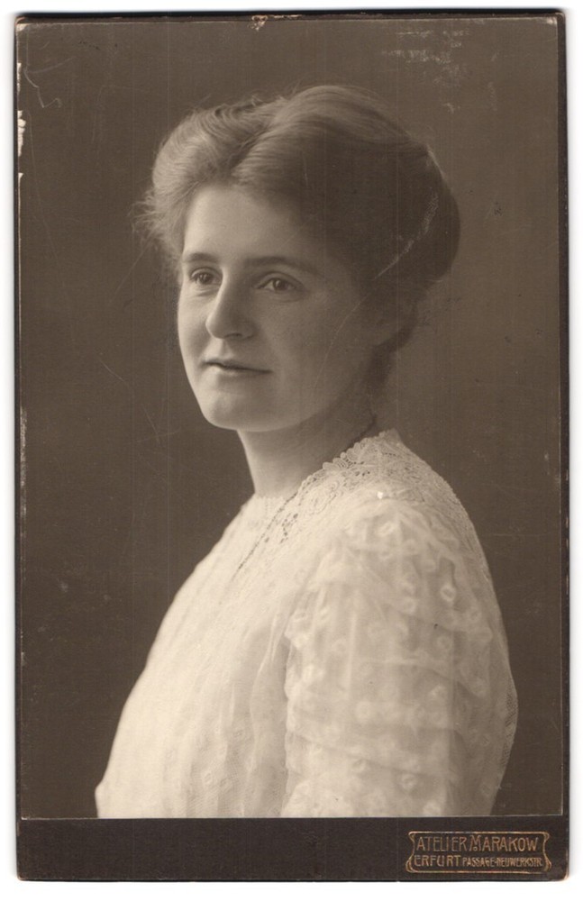 Photograph Marakow, Erfurt, Passage-Neuwerkstraße 45-46, portrait of a young