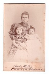 CDV photo around 1900, mother with 2 children, Berlin