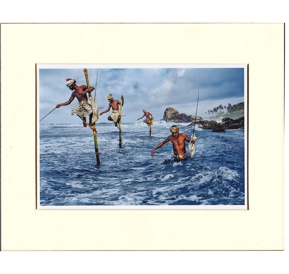 NEW SIGNED Steve McCurry Magnum Square print Sale: 2020
