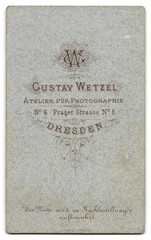 Photograph Gustav Wetzel, Dresden, Prager Strasse 6, Elegant Gentleman with Hat in