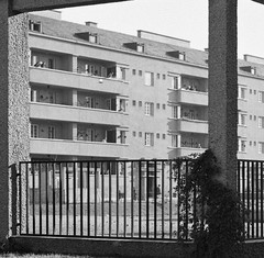 glass negative, Heiligenstadt (Vienna), modern house, by Eduard PEZDIKA, vintage
