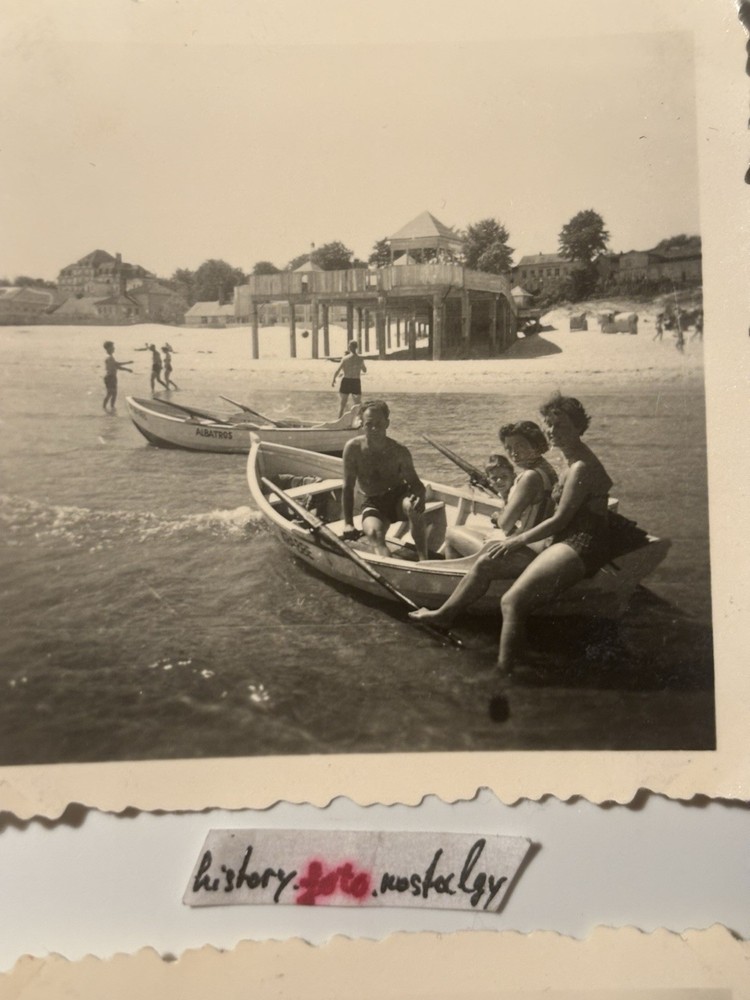 ❤️Holiday Set 2 Photos~40-60 Beautiful Women Woman Beach Lake Legs Nature Boat~6×6