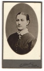 Photograph I. Schmitt, Trier, Christofstraße 27, pretty woman in high-necked