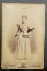 Photo CDV KAB Portrait Young Woman Umbrella Vienna Model Cabinet Studio Dress Picture