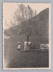 vmtl. Au Berchtesgaden 1933 – Three Women Spring – Old Photo 1930s