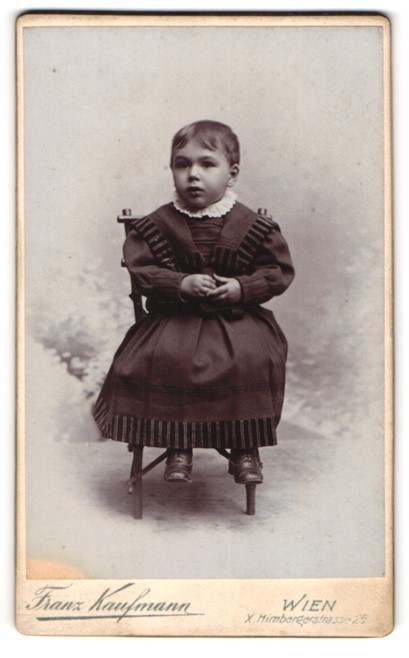 Photograph Franz Kaufmann, Vienna, X. Himbergerstrasse 25, Little Girl in LAN