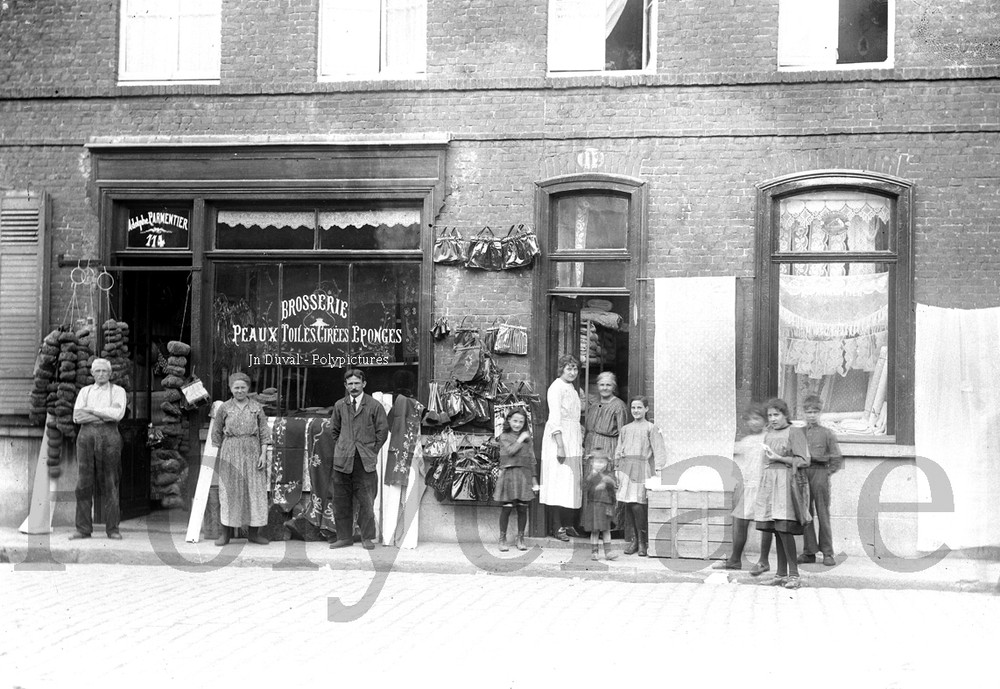 Boutique Brushes Skins Sponges Tourcoing Reprint Photo Antique Copy Deb Xx