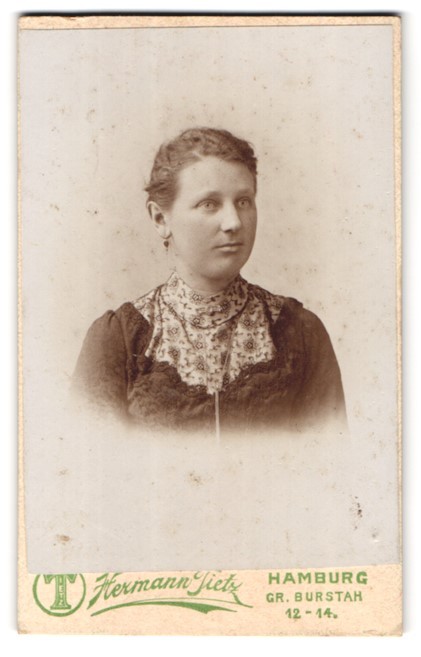 Photograph Hermann Tietz, Hamburg, large burstah 12, rotten with piercing A