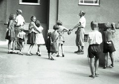 Vienna, Wien, Musicians in the courtyard of the apartment building, by Eduard PE