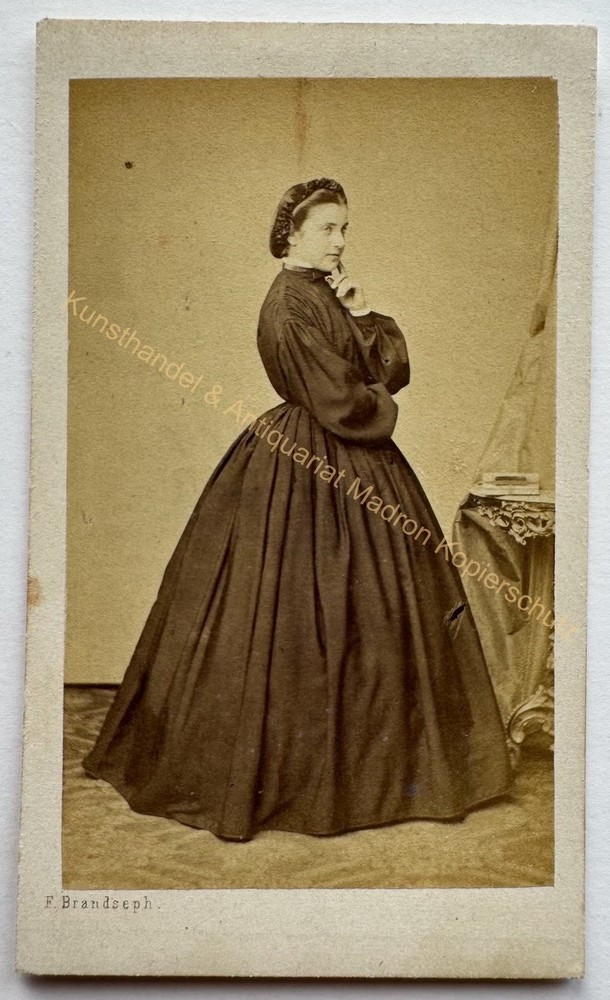 orig. CDV photo photograph woman lady picture old fashion around 1860 Brandseph Stuttgart