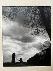 21x17cm beautiful photo around 1930 «Grandma with child» from photographers estate photo