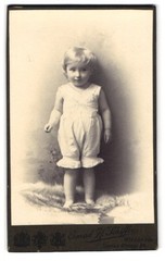 Photograph Conrad H. Schiffer, Wiesbaden, Taunus Strasse 24, child in summer clothes