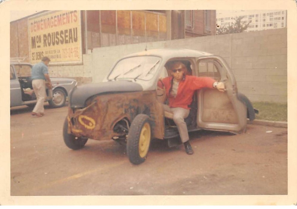 Photograph. Moi10269. A Identified Car 2CH Beetle Citroen Peugeot R