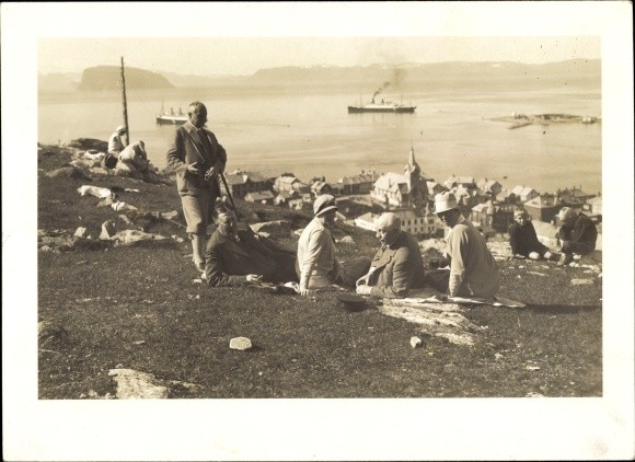 Photo Spitsbergen Spitsbergen Norway, hiking group resting,… – 10514133