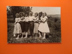 Photo old beautiful women women in a row nature fashion beauty old photo