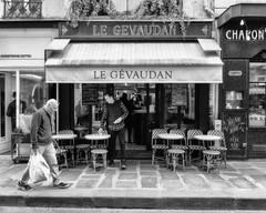 Fine Art Photography 5×7, 8×10, 11×14, 16×20 – Paris, France Street