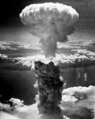 New World War II Photo: Mushroom Cloud over Nagasaki after Atomic Bomb – 6 Sizes